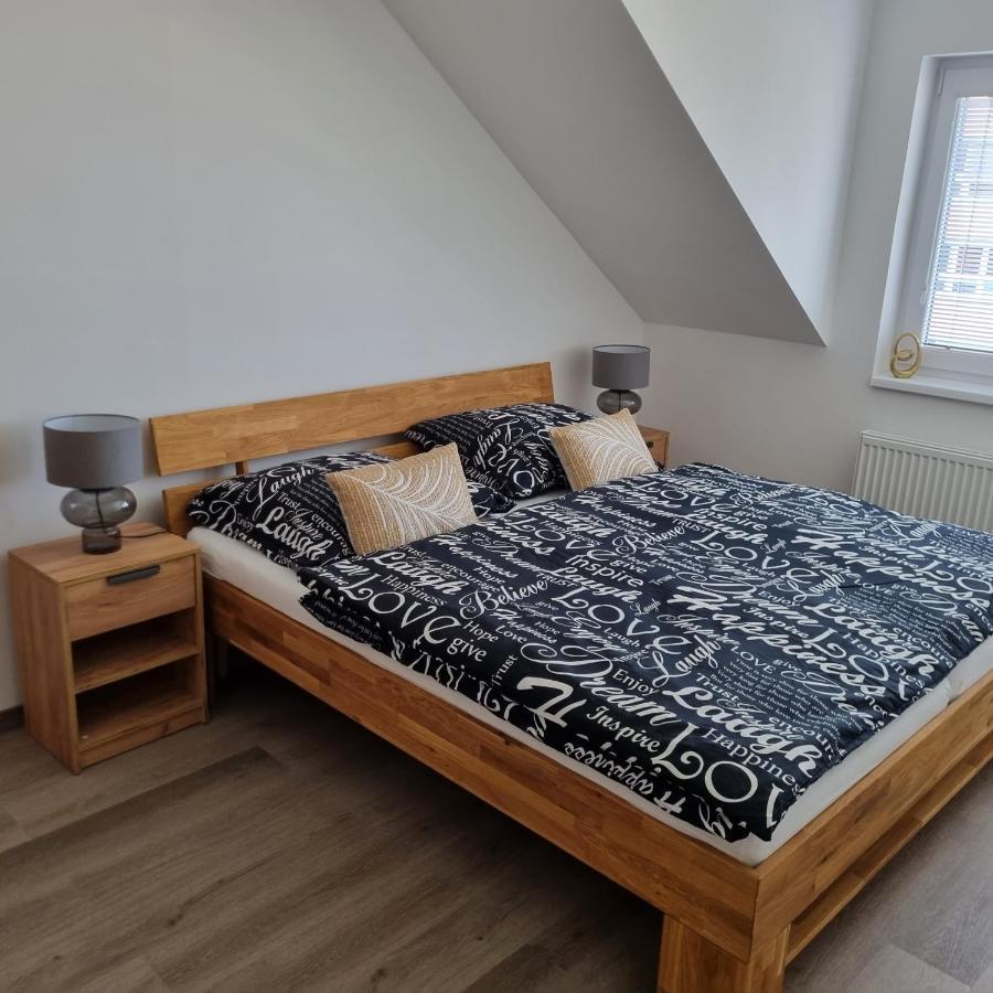 Cerna Ruze- Apartman 5 Plzeň Exterior foto