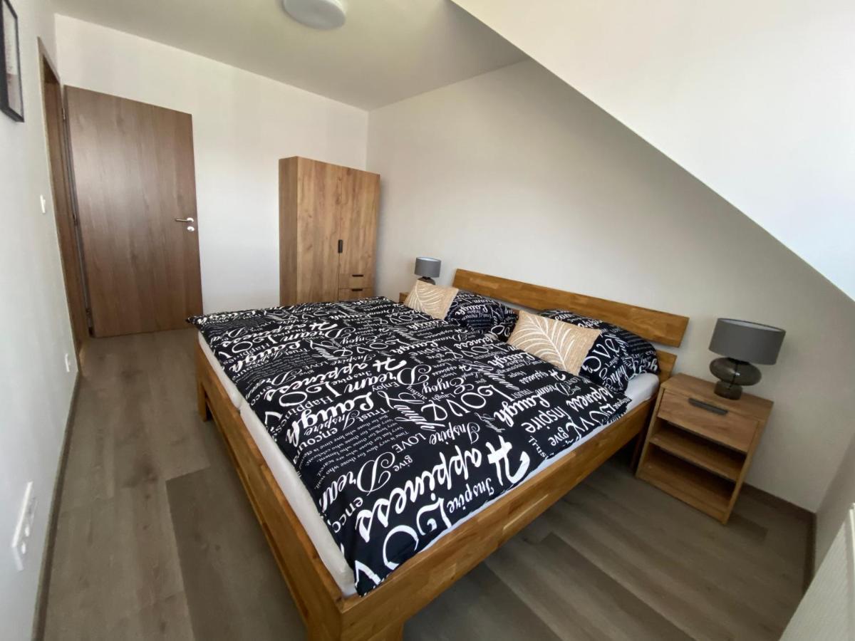 Cerna Ruze- Apartman 5 Plzeň Exterior foto